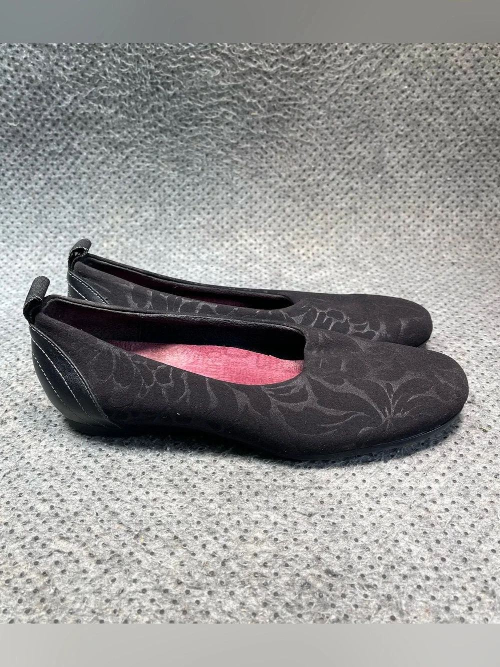 Munro Iriana Black Slip On Flats Size 7.5 Women’s